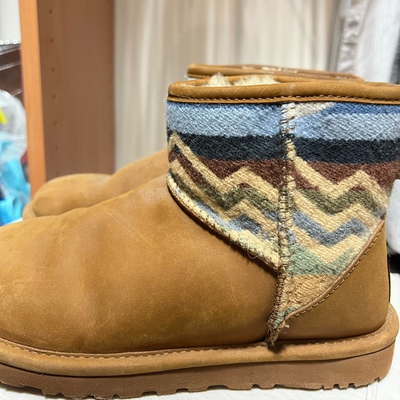 UGG Ugg/Pendelton Collab classic mini uggs. Chestnut brown with zigzag fabric. - Picture 2 of 6